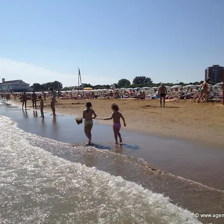 Apartament Lignano Riviera With Private Garden Lignano Sabbiadoro