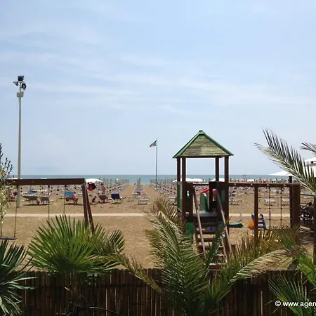 Lignano Riviera With Private Garden Apartment